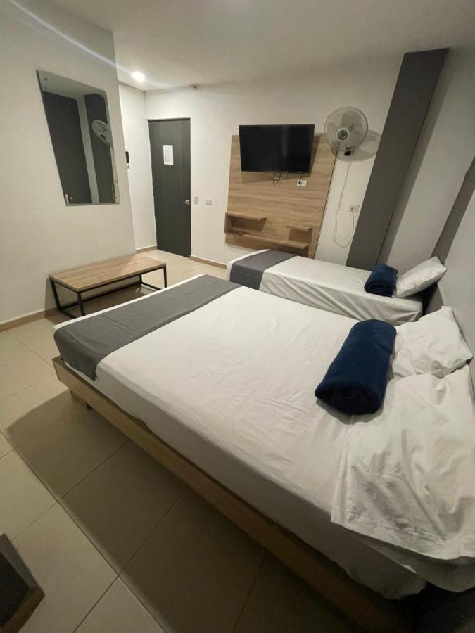 Hotel Medellin Central Extérieur photo