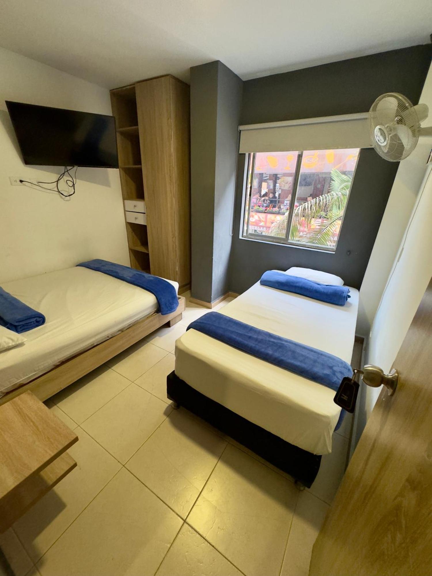 Hotel Medellin Central Extérieur photo
